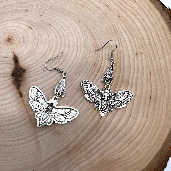 Silver Moth Skull Gothic Dangle Earrings - Picture 4 of 7